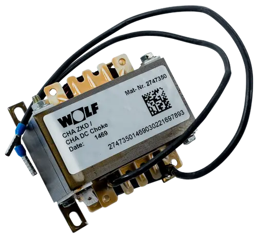 DC-Choke der Marke Wolf mit mehreren Anschlussklemmen und Kabeln, montiert auf einem stabilen Gehäuse. Schwarz und silberfarbenes Design, geeignet für Elektrosysteme.